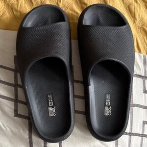 Black Slip-On Foam Pool Slides